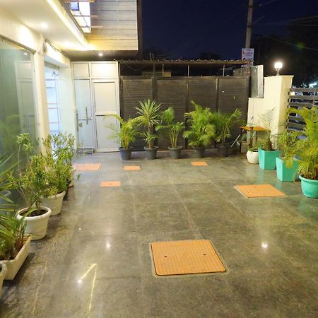 Hotel Mavens House Artemis Hospital Road Gurgaon Exterior photo