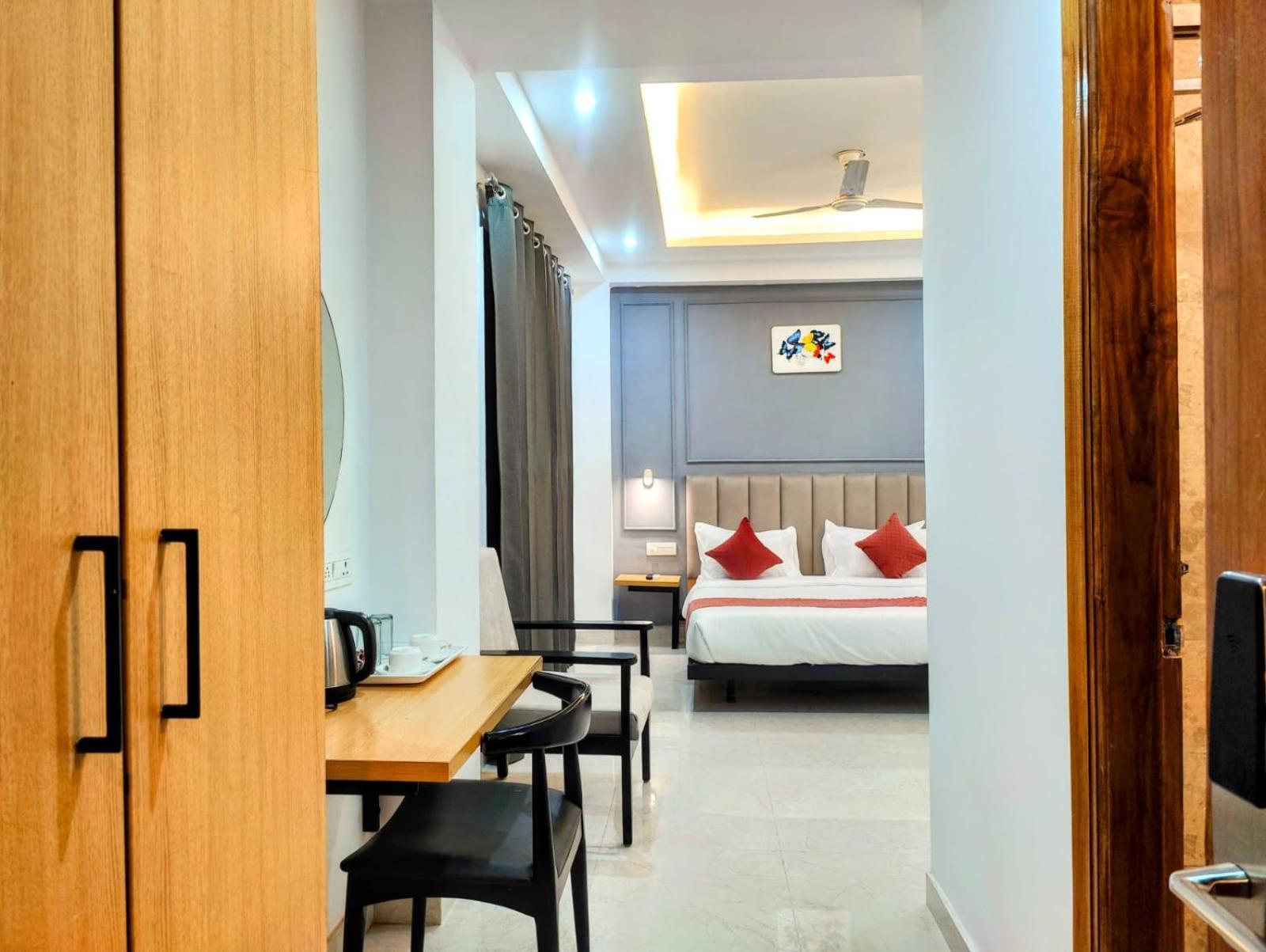 Hotel Mavens House Artemis Hospital Road Gurgaon Exterior photo
