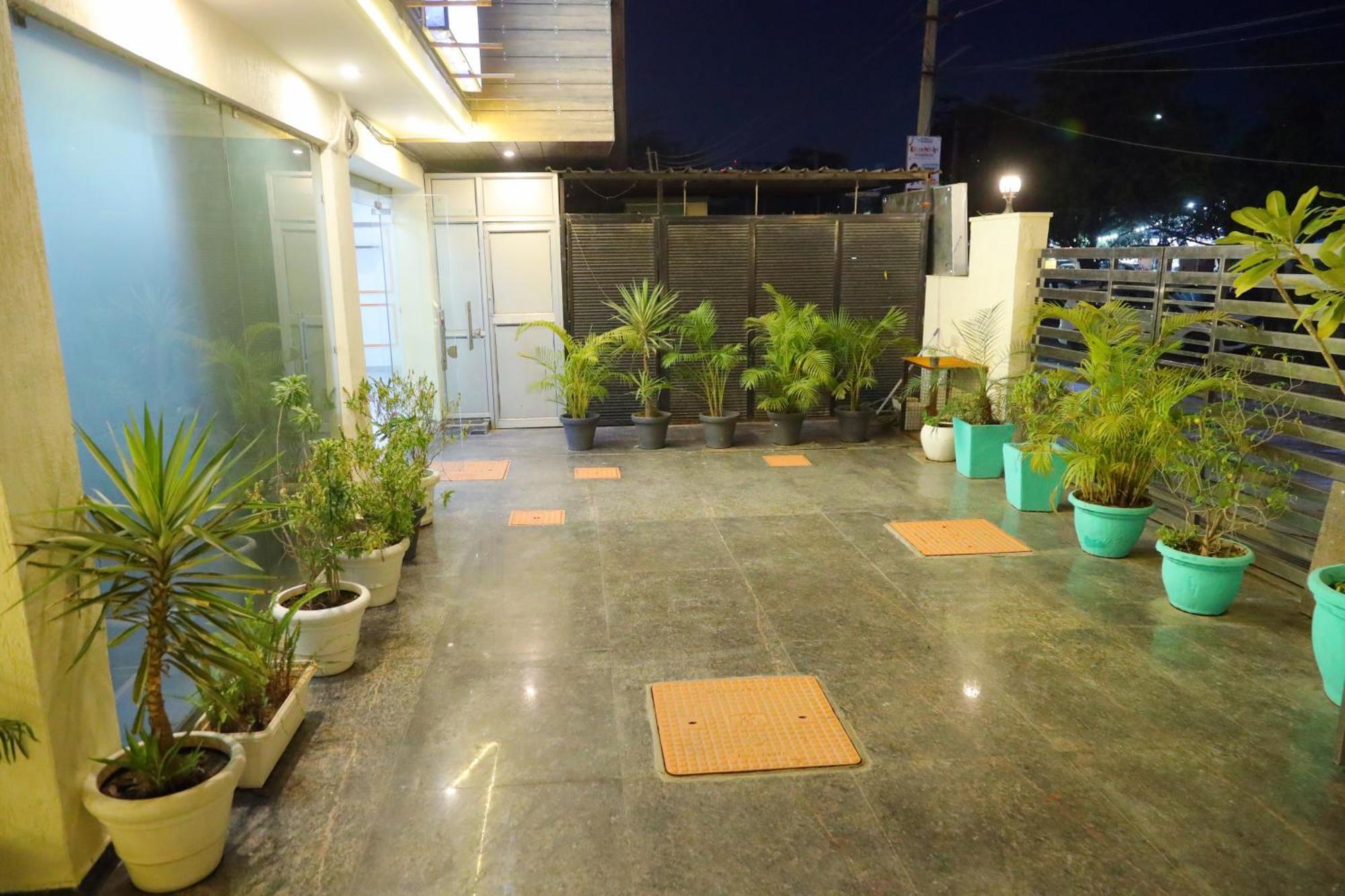 Hotel Mavens House Artemis Hospital Road Gurgaon Exterior photo