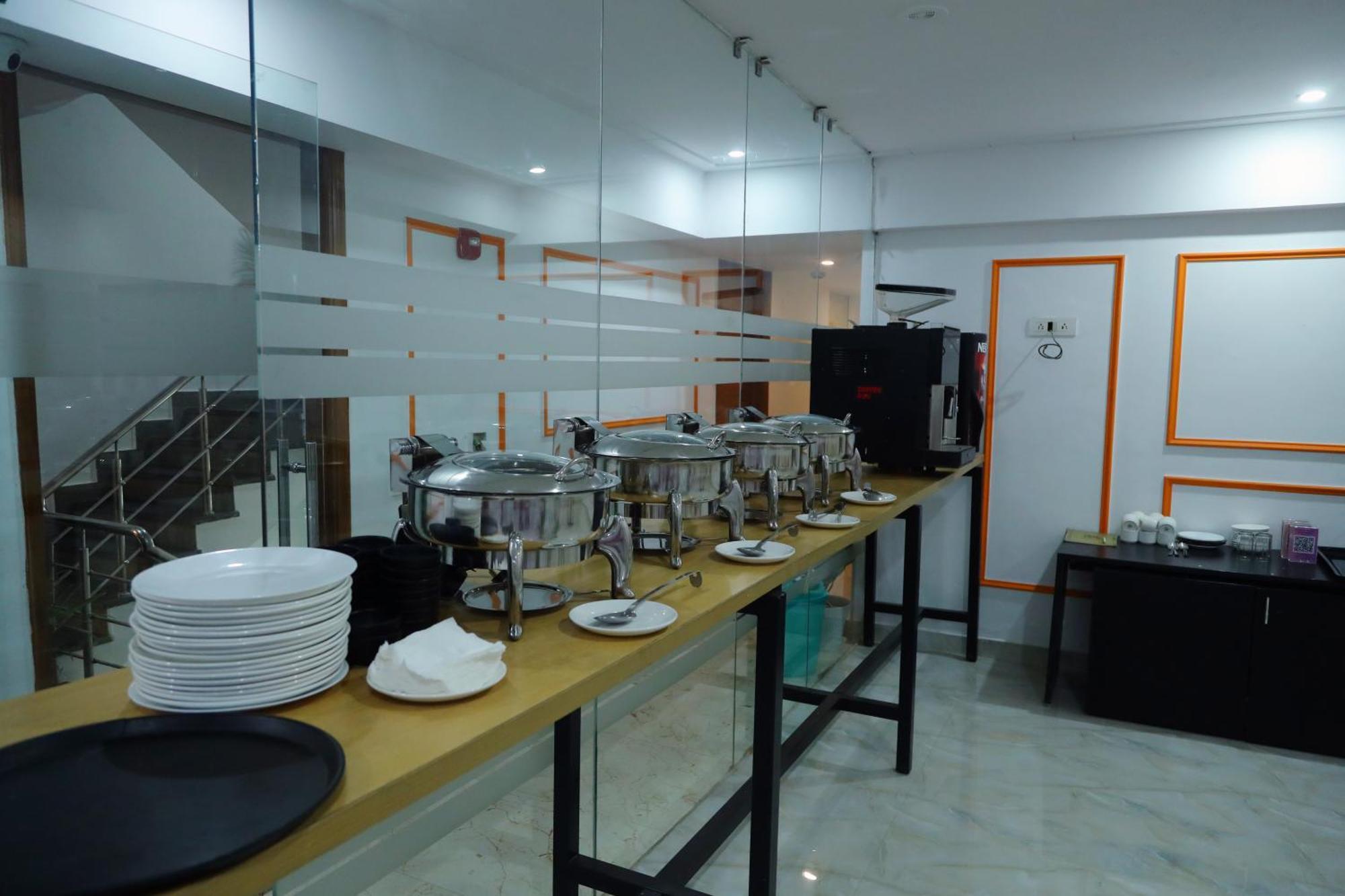 Hotel Mavens House Artemis Hospital Road Gurgaon Exterior photo