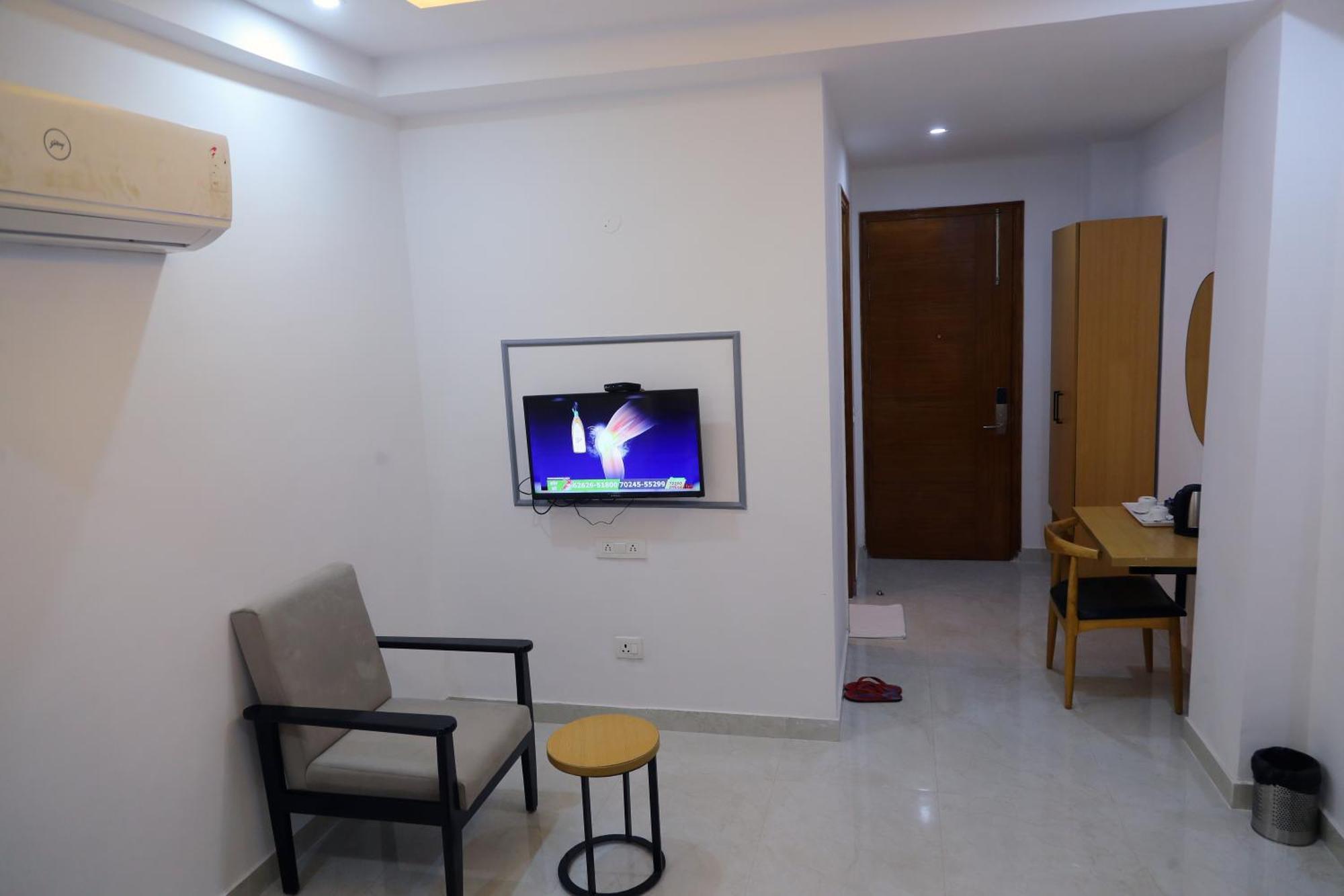 Hotel Mavens House Artemis Hospital Road Gurgaon Exterior photo
