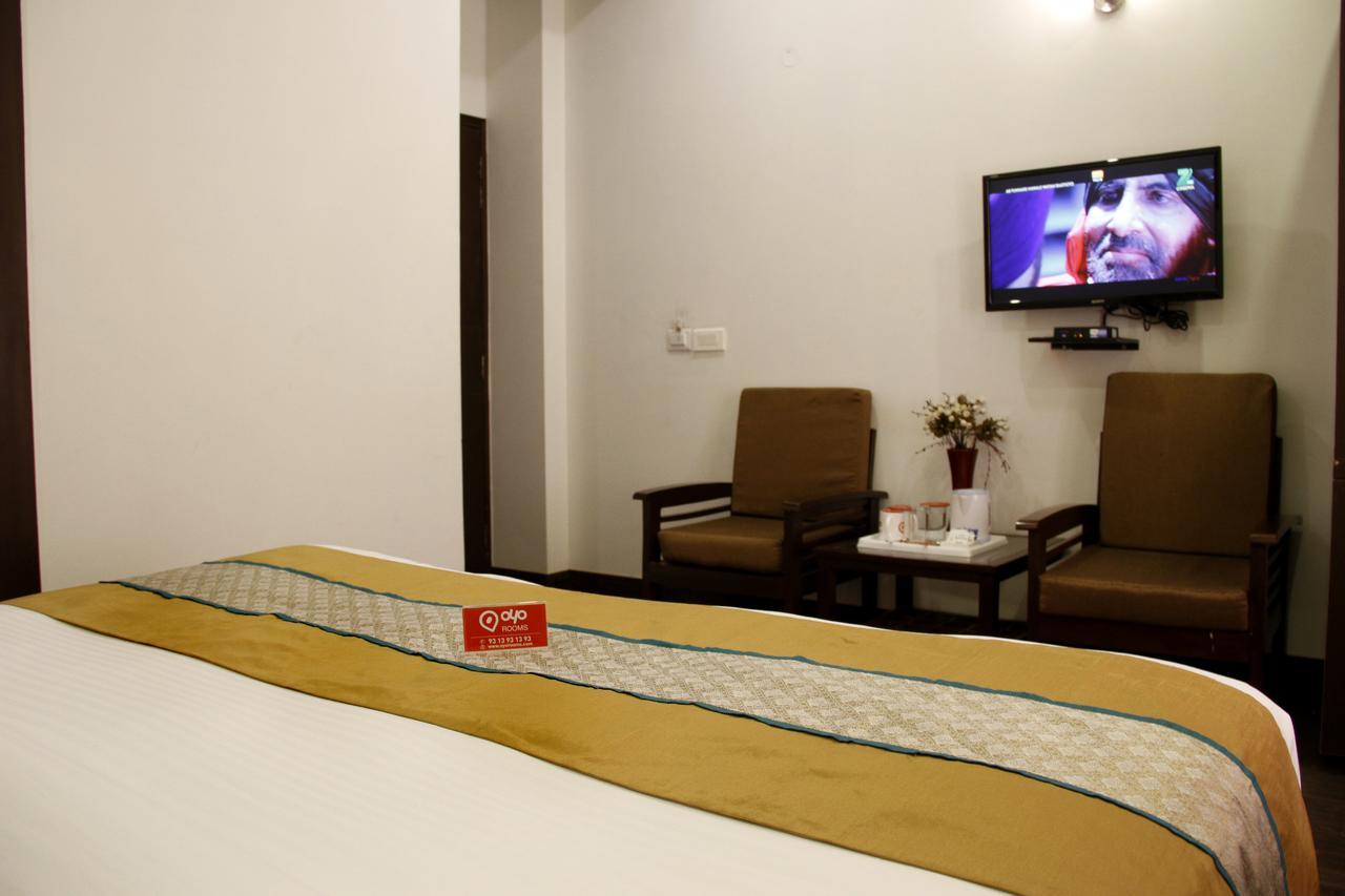 Hotel Mavens House Artemis Hospital Road Gurgaon Exterior photo